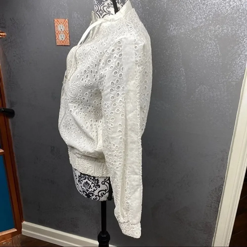 KENDALL + KYLIE White Broderie Anglaise Eyelet Bomber Jacket Size XS NWT